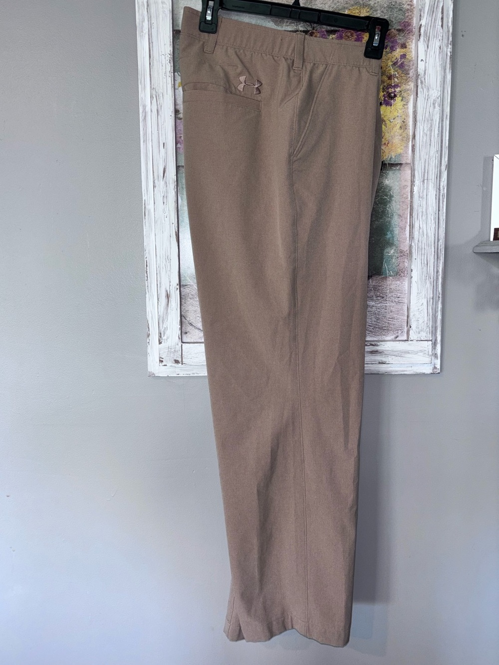 NEW Under Armour Golf Pants Mens Size 40 X 30  Khaki Chino Heat Gear
